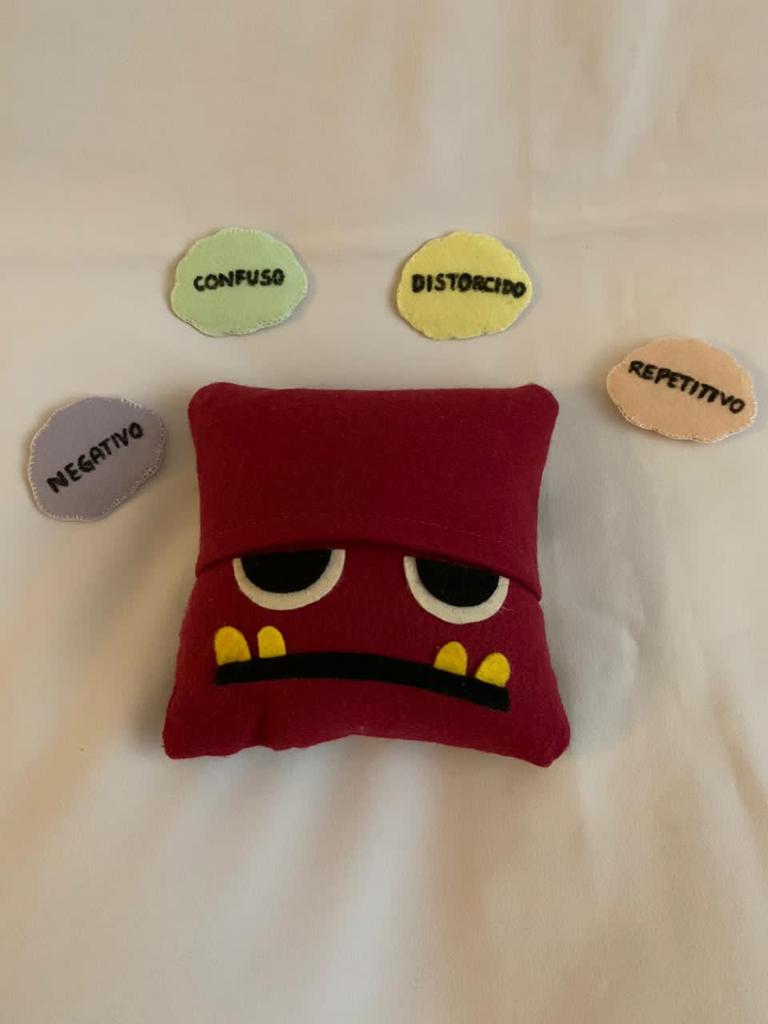 Sociedade do Feltro: Coleção "Monstrinhos Cansados"